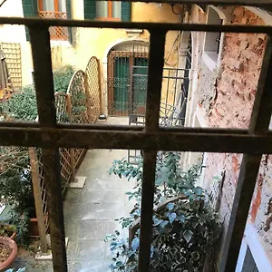 Melusina Ca' Bernarda Historical Center Appartamento