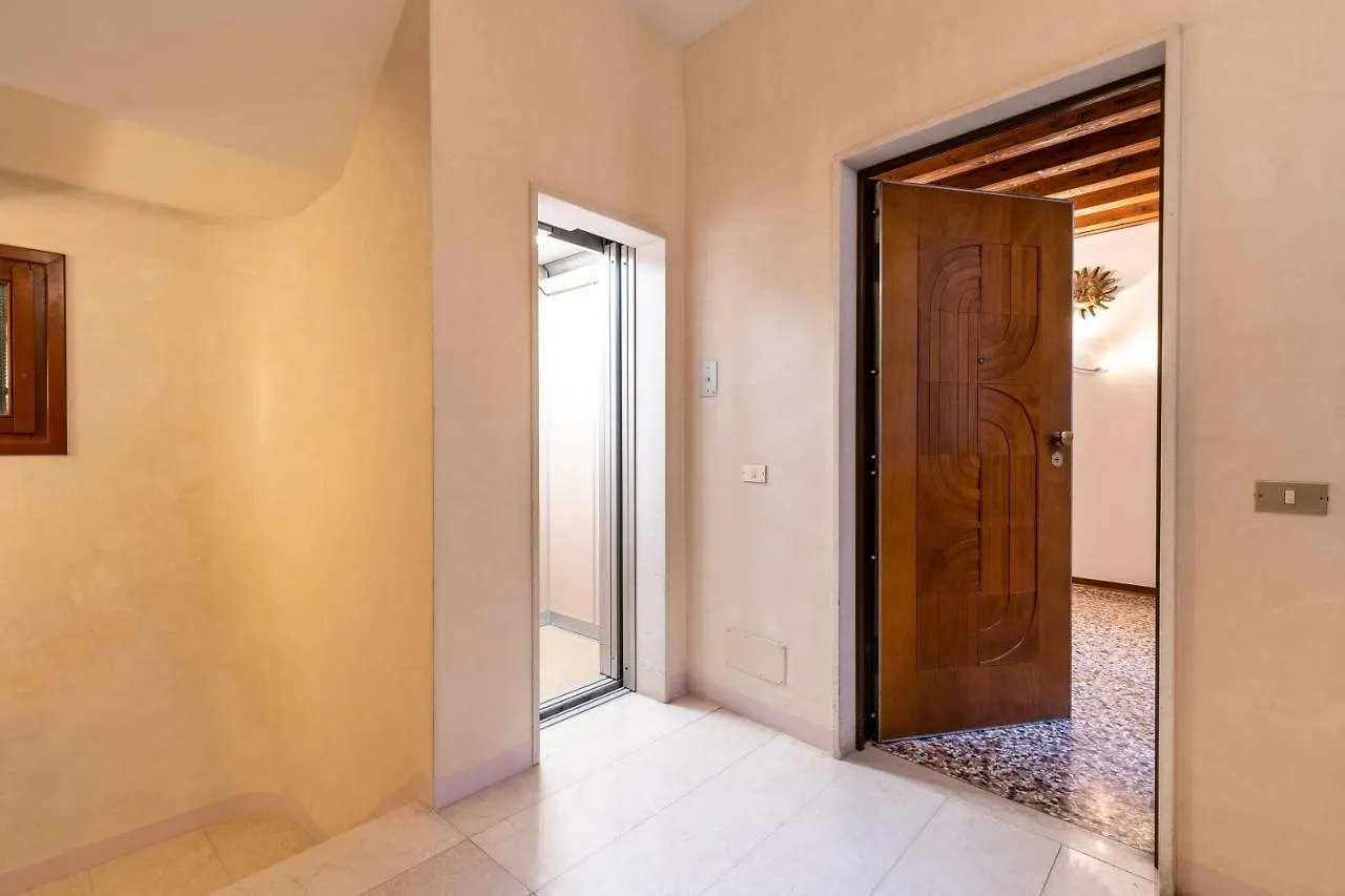 San Marco - 2 Bedrooms With Lift Venice